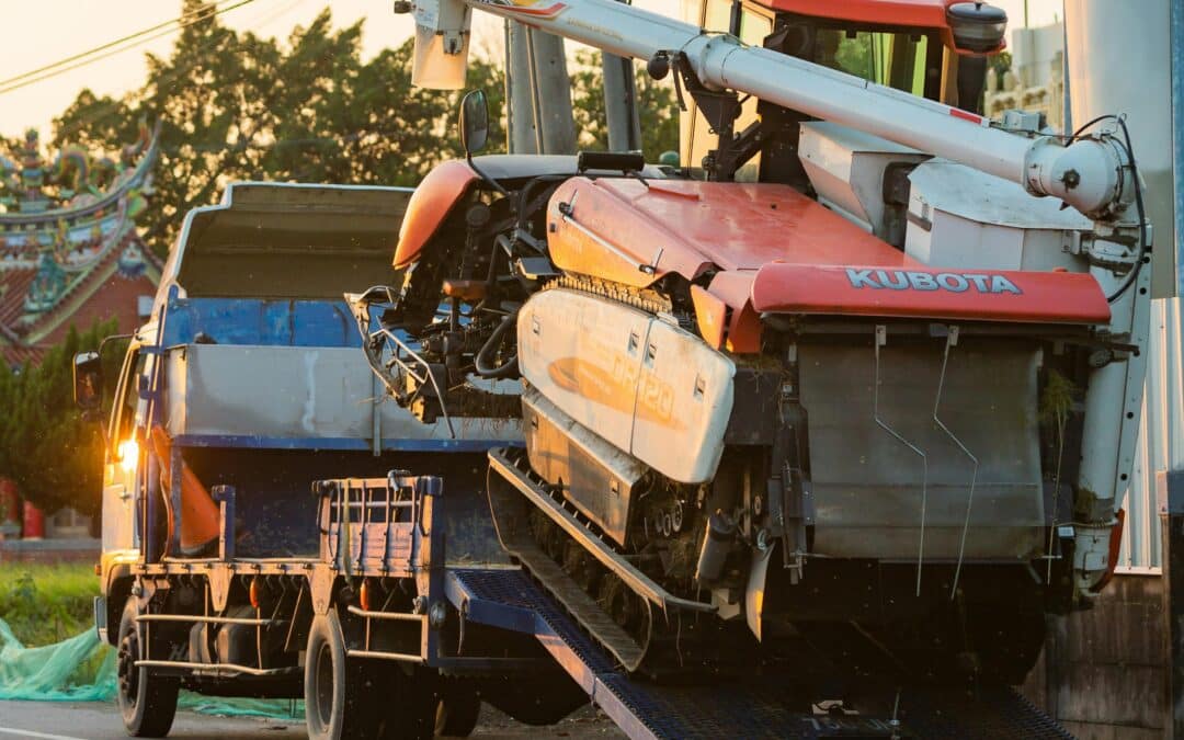 Shipping Oversized Machinery: Flatbeds, Low Loaders, and Route Planning in Spain